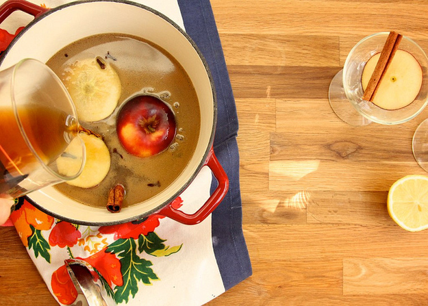 Christmas Dishes Recipes Hot Buttered Rum and Cider